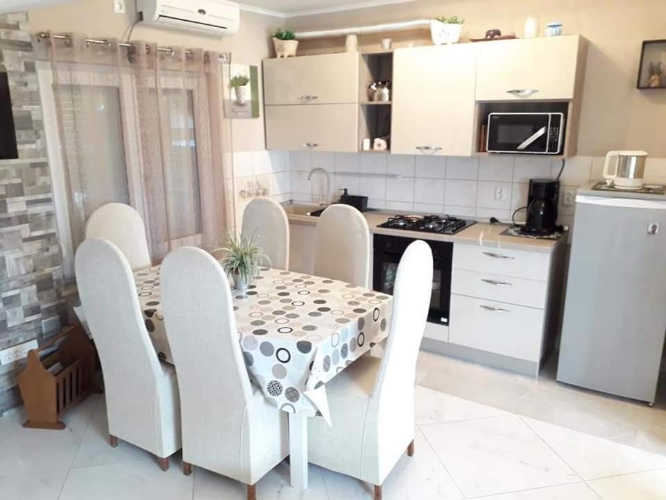 Apartment Mario Dramalj Esterno foto
